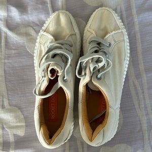 Rocket Dog Sneakers, Size 9, off white